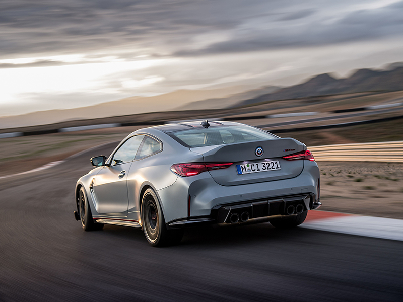 تمتع بقوة أداء متفوق وبقيادة خفيفة وسلسلة مع سيارة BMW M4 CSL في نسختها المتطورة